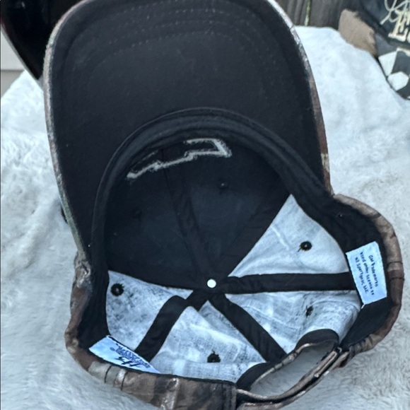 Chevrolet Camouflage hat with Logo - Picture 5 of 6